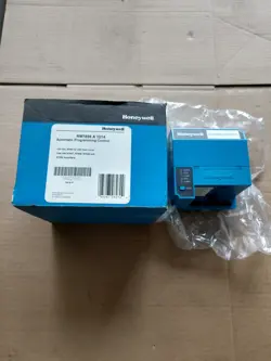 HONEYWELL RM7895A1014/ RM7895 A 1014 BURNER CONTROL BRAND NEW NOS