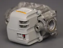 LENNOX 102837-01, HONEYWELL VR8215S1248/B DUAL DIRECT IGNITION GAS VALVE, 24 VAC