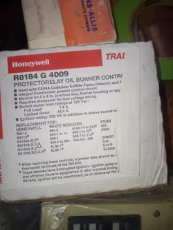HONEYWELL R8184G4009/U PROTECTORELAY OIL BURNER CONTROL 45 SECOND SAFETY TIMING