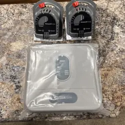 HONEYWELL HZ221 TRUEZONE CONTROL PANEL AND TWO HONEYWELL M847D-ZONE MOTORS