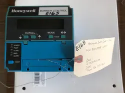E165 HONEYWELL RM7895A1048 R7849A1023 WORKING BUT BAD S7800A1001 DISPLAY