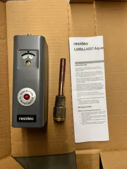WEIL MCLAIN 510-312-041 AQUASTAT HONEYWELL L4006E 1000 CONTROL