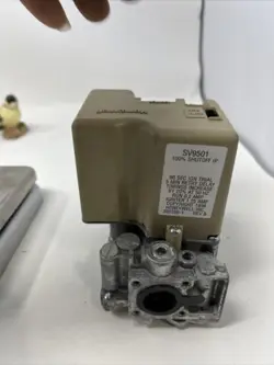 SV9501M2528 GAS VALVE