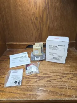 HONEYWELL SV9501M2528 GAS VALVE