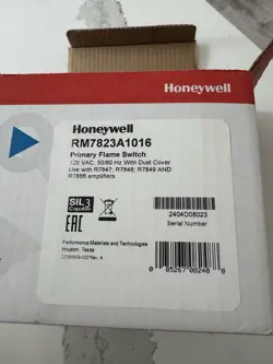 HONEYWELL RM7823 A 1016 BURNER CONTROLLER 120V-AC