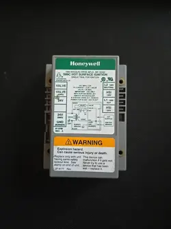 HONEYWELL  S89C1095  DIRECT HOT SURFACE IGNITION CONTROL MODULE (UNTESTED)