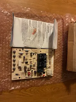 HONEYWELL FURNACE CONTROL BOARD ST9103A 1002