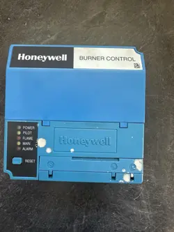 HONEYWELL RM7890-B-1048 AUTOMATIC PRIMARY BURNER CONTROL 120V