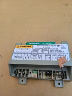 USED HONEYWELL S8910U1000 HOT SURFACE IGNITION MODULE S8910U 