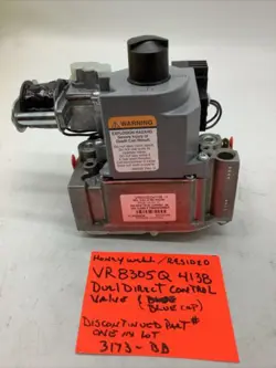 HONEYWELL RESIDEO GAS VALVE/VR8305Q4138/OLD STOCK #\1 IN LOT/3173-BB