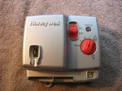 RECLAIMED UNTESTED HONEYWELL HOT WATER HEATER GAS CONTROL WV4462A1081 (50051027)