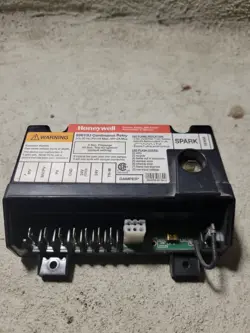 USED HONEYWELL S8610U INTERMITTENT PILOT CONTROL FREE SHIPPING