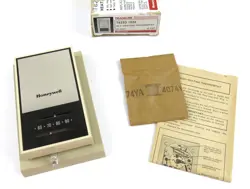 VINTAGE HONEYWELL T822D 1024 HEATING THERMOSTAT 24V - NOS