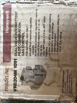 HONEYWELL VR8204M1091 DUAL VALVE PILOT COMBINATION GAS CONTROL