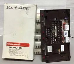 LOT OF 4 HONEYWELL Q7300C1014 SUBBASE FOR T7300 THERMOSTAT HEAT PUMP (B407)