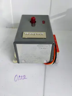 HONEYWELL R8184G 1161 PROTECTORELAY OIL BURNER CONTROL 120V