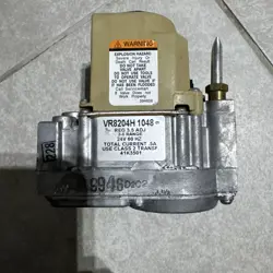 FURNACE GAS VALVE VR8204H 1048 HONEYWELL