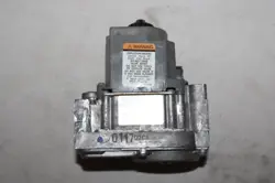 NEW HONEYWELL VR8204A2001 HVAC FURNACE GAS VALVE 24V 60HZ