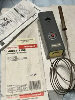 HONEYWELL L4008E 1156 AQUASTAT CONTROLLER