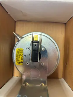 FS6575-1033 HONEYWELL PRESSURE SWITCH