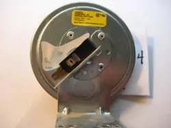 RECLAIMED TRIDELTA FURNACE PRESSURE SWITCH FS6111-385 PN C6456502 HONEYWELL