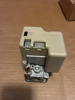 HONEYWELL FURNACE GAS VALVE SV9501H2409