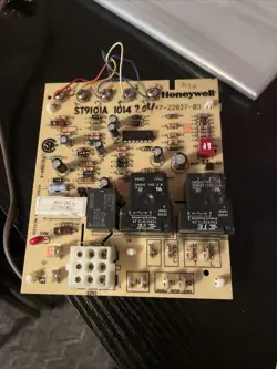 FURNACE CONTROL BOARD HONEYWELL ST9101A 1014