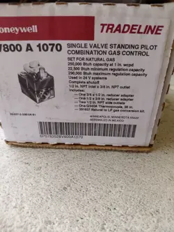 HONEYWELL V800 A 1070 SINGLE VALVE STANDING PILOT COMBO GAS CONTROL