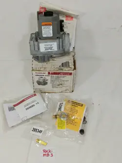 HONEYWELL VR8200A2132 1/2IN STANDARD OPENING PILOT GAS VALVE NEW-OLD STOCK