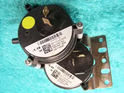 GOODMAN 2-STAGE PRESSURE SWITCH 111771-14 HONEYWELL 9371VO-HD-0018 -1.10  .50 WC