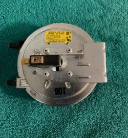 LENNOX PRESSURE SWITCH 63K9301 63K93 HONEYWELL IS20170-3442 0.2