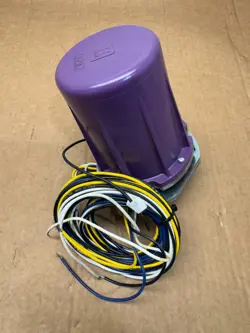 NEW NO BOX HONEYWELL 120VAC. PURPLE PEEPER UV FLAME DETECTOR C7012E1104