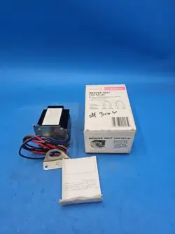 HONEYWELL R8225A 1017 FAN RELAY 120/240 VAC SWITCHING SPDT 1/2