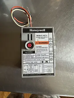HONEYWELL R8184 G 1427 INTERMITTENT IGNITION OIL PRIMARY CONTROL