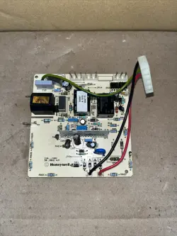 HONEYWELL IGNITION CONTROL S4567A 1019
