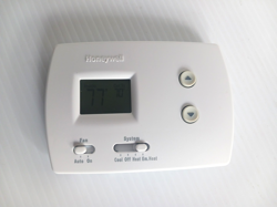 HONEYWELL TH3210D1004 PRO 3000 NON-PROGRAMMABLE THERMOSTAT UNIT ONLY TESTED