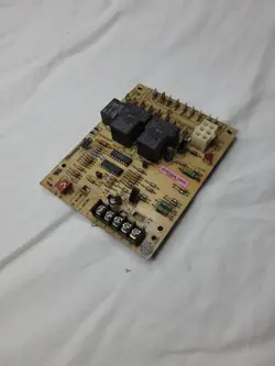 ST9120A2004 HONEYWELL FURNACE CONTROL BOARD 40403-001