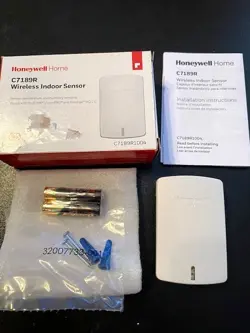 HONEYWELL C7189R1004 WIRELESS INDOOR AIR SENSOR - NEW IN BOX