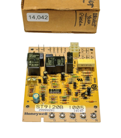 HONEYWELL ST9120B1005 CONTROL BOARD