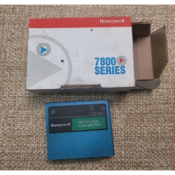 HONEYWELL 7800 SERIES RECTIFICATION FLAME AMPLIFIER R7847 A 1033