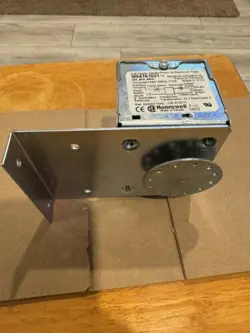 M847A1031 HONEYWELL 24V ACTUATOR 38” CHAIN