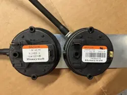 FURNACE HONEYWELL PRESSURE SWITCHES 1241D1/ HK06NA018 USED
