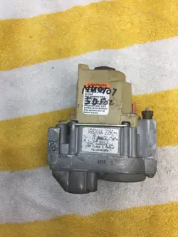 HONEYWELL VR8204A2050 HVAC FURNACE GAS VALVE HQ1004606HW FREE SHIPPING