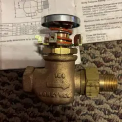 NEW HONEYWELL PNEUMATIC RADIATOR VALVE VP525A FREE SHIPPING