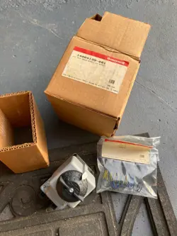 NEW HONEYWELL 14004139-001 MP953A POSITIVE POSITIONER RETROFIT KIT
