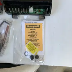 Y8610U6006 UNIVERSAL