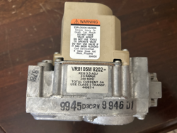 HONEYWELL VR8105M8202 FURNACE GAS VALVE (NEW)