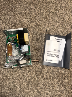 TRADELINE HONEYWELL #L8148J 1009 AQUASTAT RELAY