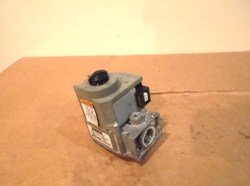 HONEYWELL VR8205S2353 HVAC FURNACE GAS VALVE EF32CB190