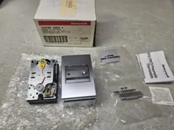 MOUNTING PLATE